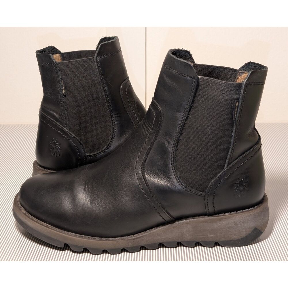 Fly London Black Round Toe Leather Chelsea Ankle Boots, Women US7.5-8/EU38